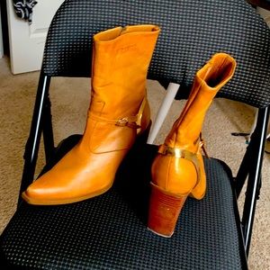 100% leather Durango boots